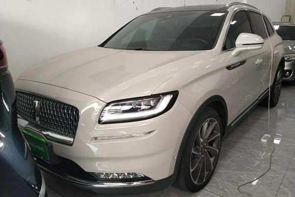 Lincoln Nautilus · 2021 год