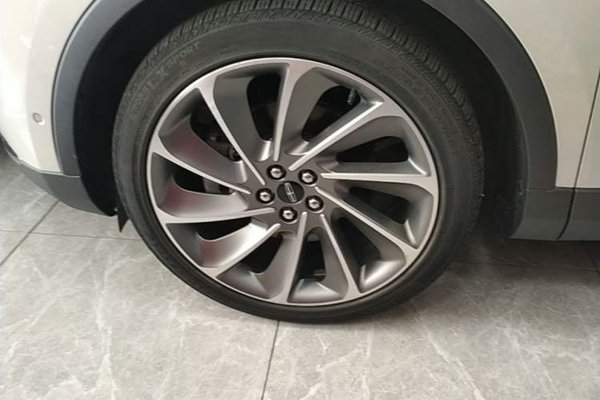 Lincoln Nautilus 2021, 41500 км, за 24148 USD - фото 8