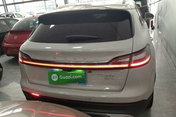Lincoln Nautilus 2021, 41500 км, за 24148 USD