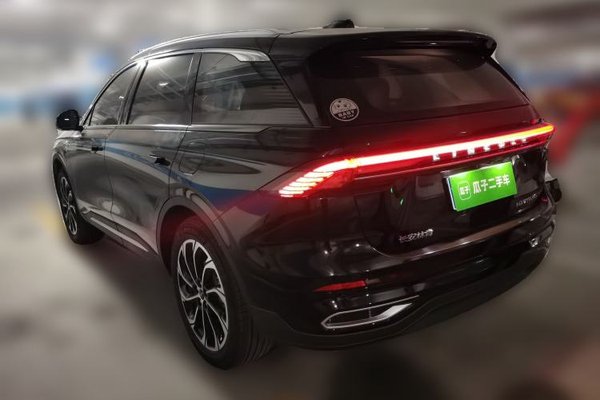 Lincoln Nautilus 2023, 15600 км, за 31700 USD