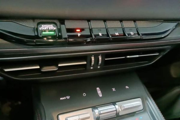 Lincoln Z 2022, 25900 км, за 21857 USD - фото 17