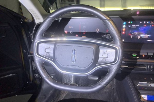 Lincoln Z 2022, 29900 км, за 18386 USD - фото 10