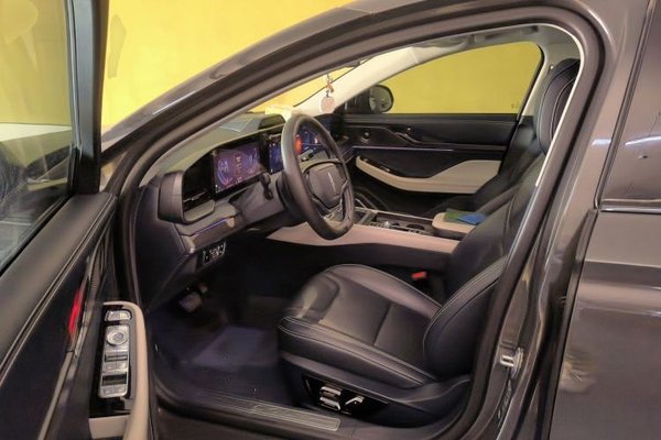 Lincoln Z 2022, 25400 км, за 21960 USD - фото 17