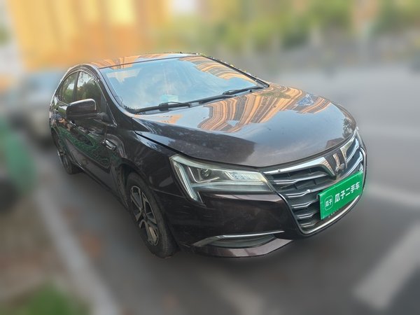 Luxgen 5 2015, 99400 км, за 2705 USD