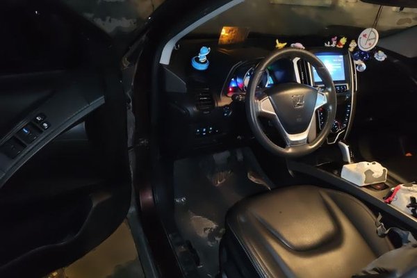 Luxgen U6 SUV 2014, 75000 км, за 2597 USD - фото 16