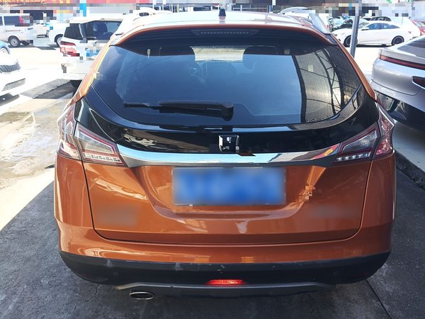Luxgen U6 2014, 134300 км, за 3476 USD