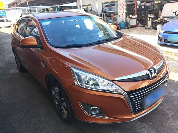 Luxgen U6 SUV 2014 1.8T Fashion Edition, 2014 года