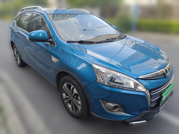 Luxgen U6 SUV 2015, 52800 км, за 2798 USD