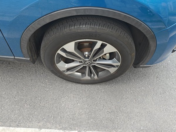 Luxgen U6 SUV · 2015 год