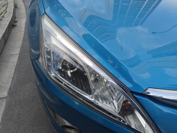 Luxgen U6 SUV 2015, 52800 км, за 2798 USD