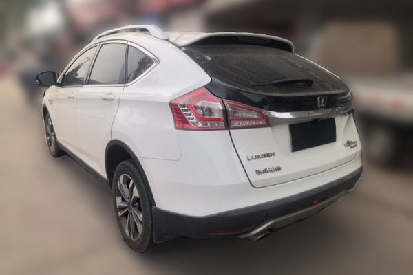Luxgen U6 SUV 2015, 53900 км, за 3015 USD