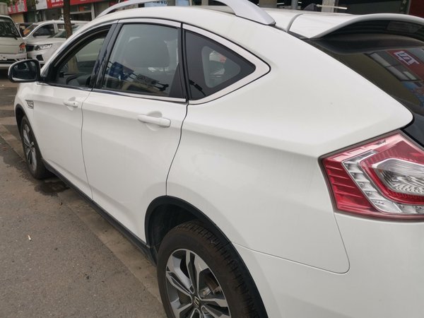 Luxgen U6 SUV 2016, 95400 км, за 4317 USD