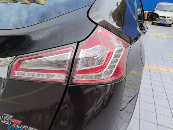 Luxgen U6 SUV 2017, 93900 км, за 4443 USD - фото 7