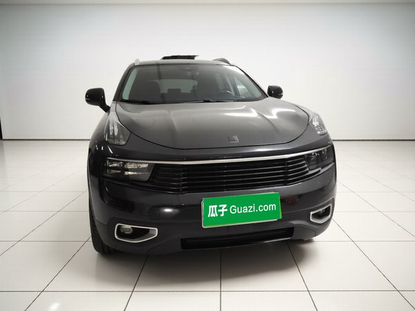 Lynk & Co 01 2017, 96200 км, за 8687 USD