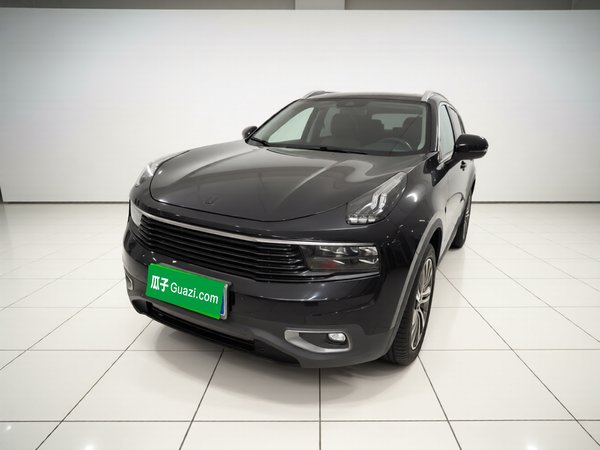 Lynk & Co 01 · 2017 год