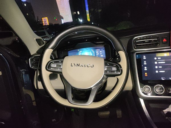 Lynk & Co 01 2017, 109400 км, за 8463 USD - фото 11