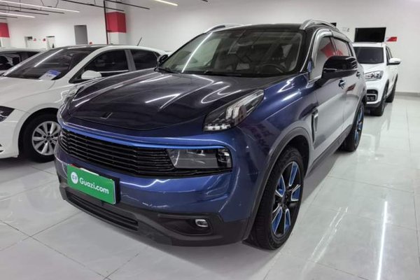 Lynk & Co 01 · 2017 год
