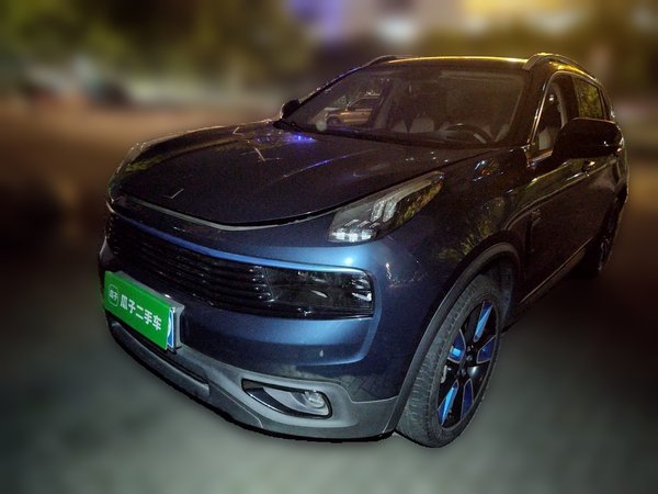 Lynk & Co 01 · 2017 год