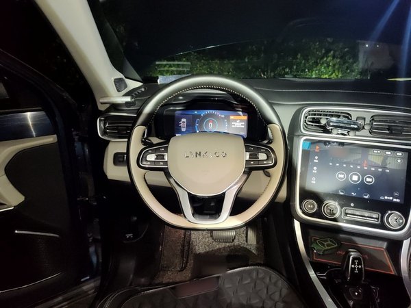Lynk & Co 01 2017, 52699 км, за 7974 USD - фото 9