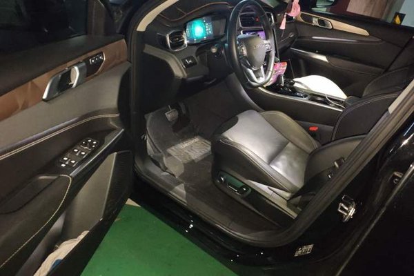 Lynk & Co 01 2019, 54000 км, за 8890 USD - фото 12