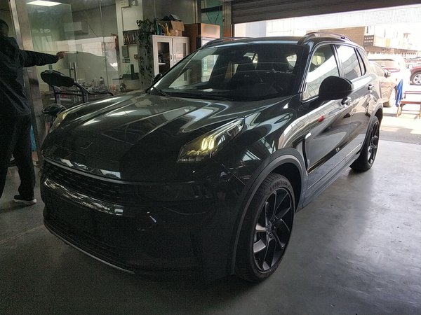 Lynk & Co 01 2021 2.0TD Four-Wheel Drive Dark Night Edition