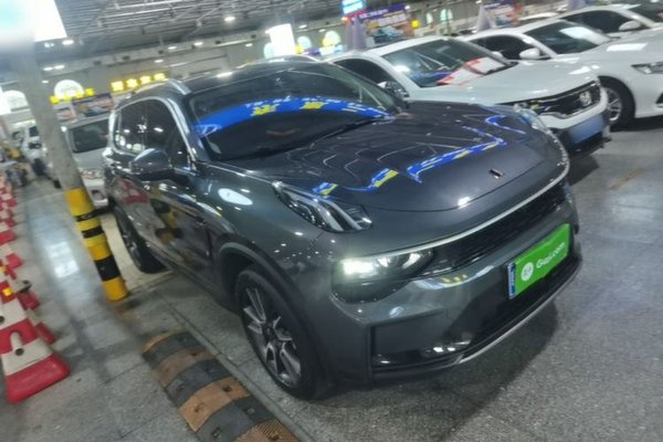 Lynk & Co 01 2023, 44200 км, за 15037 USD