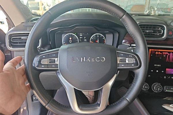 Lynk & Co 02 2019, 57400 км, за 10881 USD - фото 25