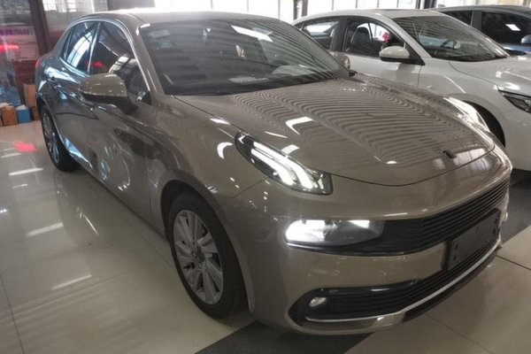 Lynk & Co 03 2018, 71800 км, за 8955 USD
