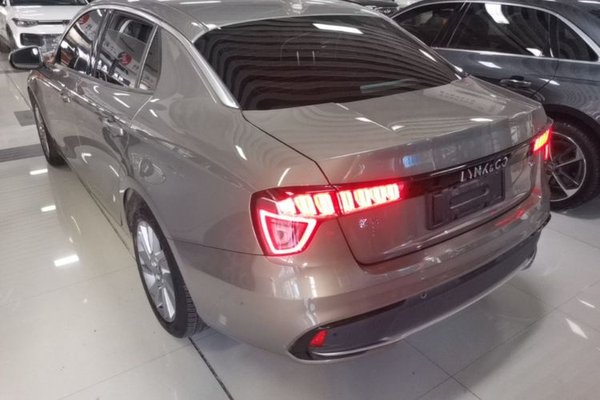 Lynk & Co 03 2018, 71800 км, за 8955 USD