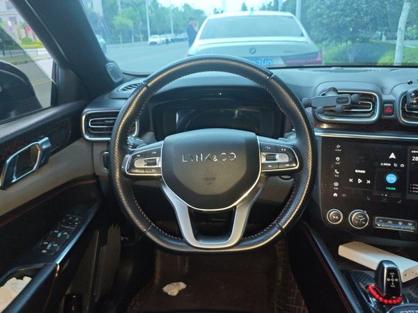 Lynk & Co 03 2019, 69000 км, за 7753 USD - фото 11
