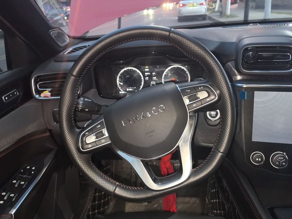 Lynk & Co 03 2019, 84300 км, за 10877 USD - фото 11