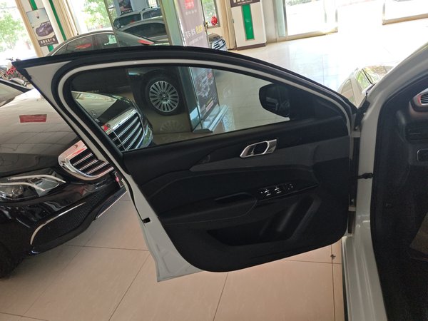 Lynk & Co 03 2021, 24300 км, за 11026 USD - фото 16