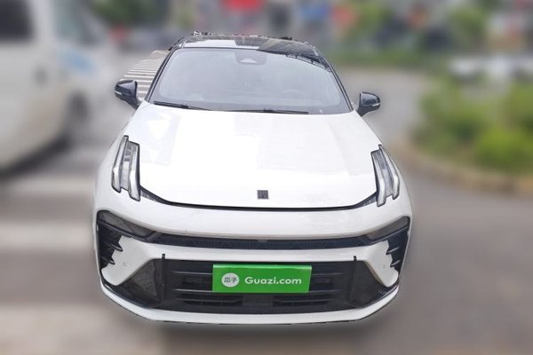Lynk & Co 03 2025, 10800 км, за 15196 USD