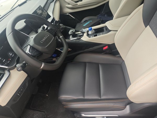 Lynk & Co 06 2020, 61200 км, за 10346 USD - фото 13