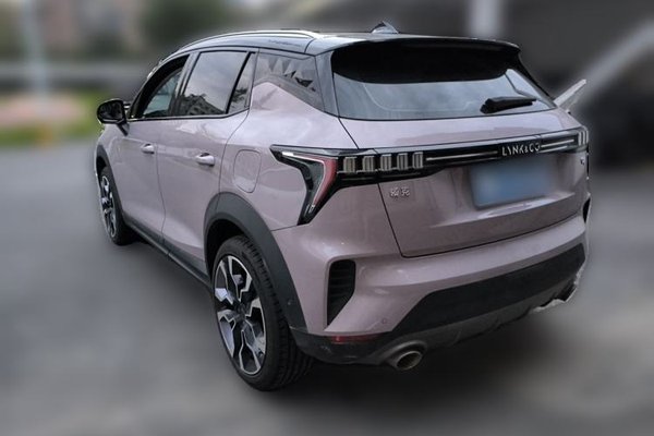 Lynk & Co 06 2023, 32300 км, за 11062 USD