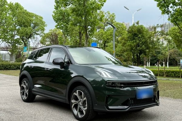 Lynk & Co 06 2023, 9900 км, за 13415 USD