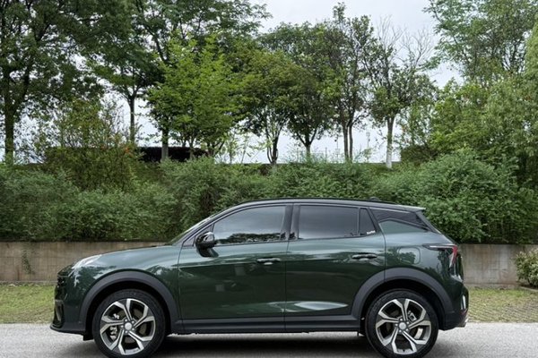 Lynk & Co 06 2023, 9900 км, за 13415 USD