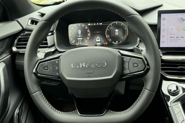 Lynk & Co 06 2023, 9900 км, за 13415 USD - фото 8