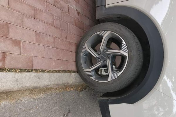 Lynk & Co 06 2025, 27700 км, за 13270 USD