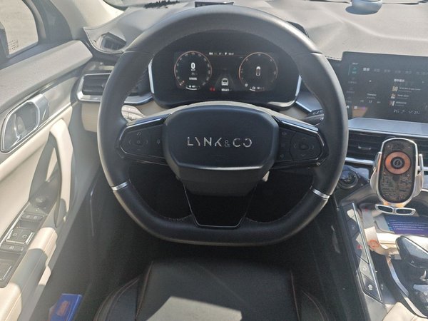Lynk & Co 06 EM-P 2020, 80900 км, за 9779 USD - фото 7