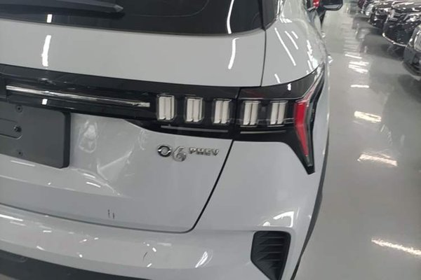 Lynk & Co 06 EM-P 2022, 68200 км, за 11380 USD - фото 9