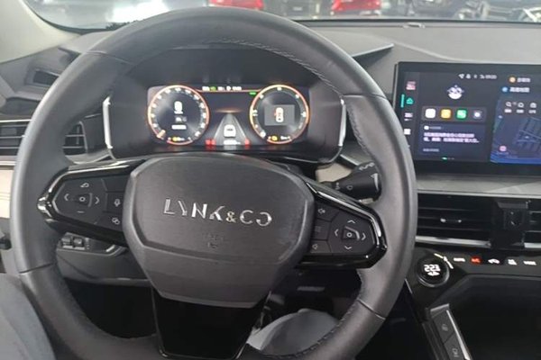 Lynk & Co 06 EM-P 2022, 68200 км, за 11380 USD - фото 13