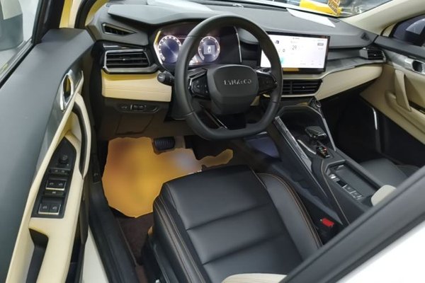 Lynk & Co 06 EM-P 2023, 8500 км, за 15793 USD - фото 18