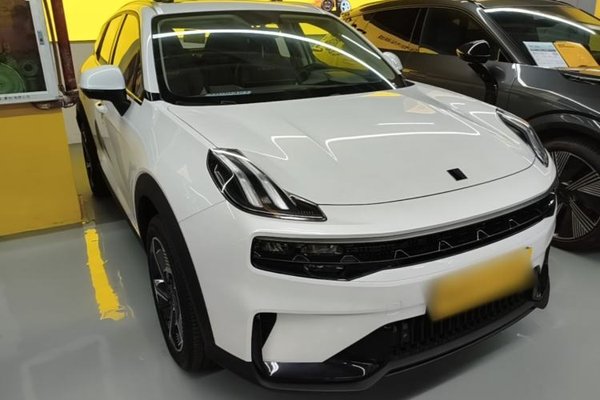Lynk & Co 06 EM-P 2023, 8500 км, за 15793 USD - фото 7