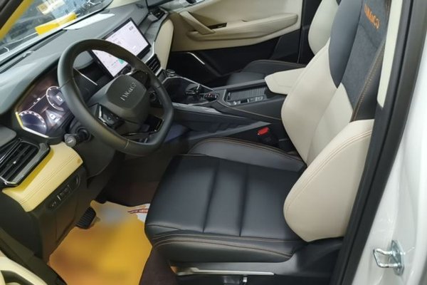 Lynk & Co 06 EM-P 2023, 8500 км, за 15793 USD - фото 17