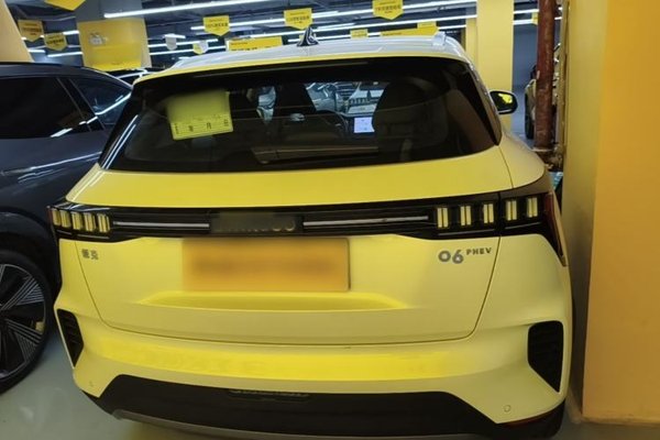 Lynk & Co 06 EM-P 2023, 8500 км, за 15793 USD