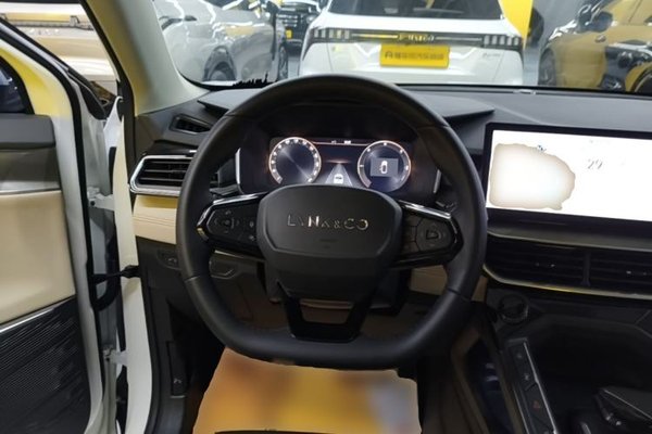 Lynk & Co 06 EM-P 2023, 8500 км, за 15793 USD - фото 13