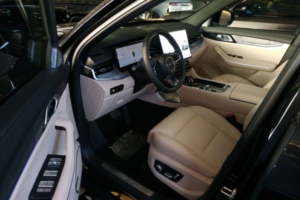 Lynk & Co 09 EM-P 2024, 20100 км, за 29550 USD - фото 26
