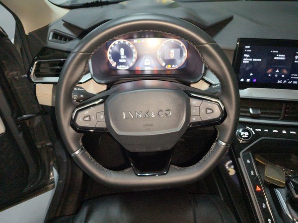 Lynk & Co 06 EM-P 2020, 22799 км, за 10578 USD - фото 12