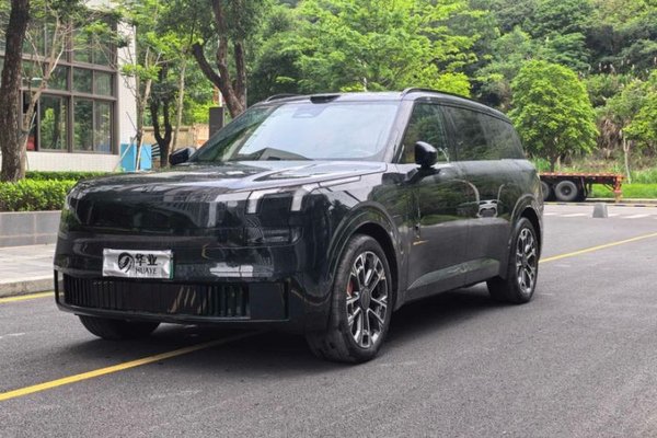Lynk & Co 900 · 2025 год